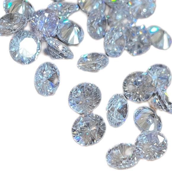 LIVE Every Sunday! 🎫 Tap the ♥️ for LIVE SHOW notifications 🔔 - Picture 3 of 15